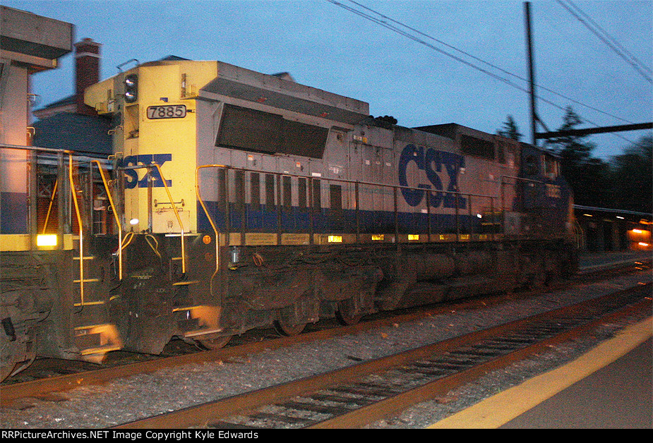 CSX C40-8W #7885 on O035-27